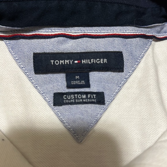 Tommy Hilfiger Mens Medium Polo worn once doesn’t fit runs a bit small - Picture 2 of 2